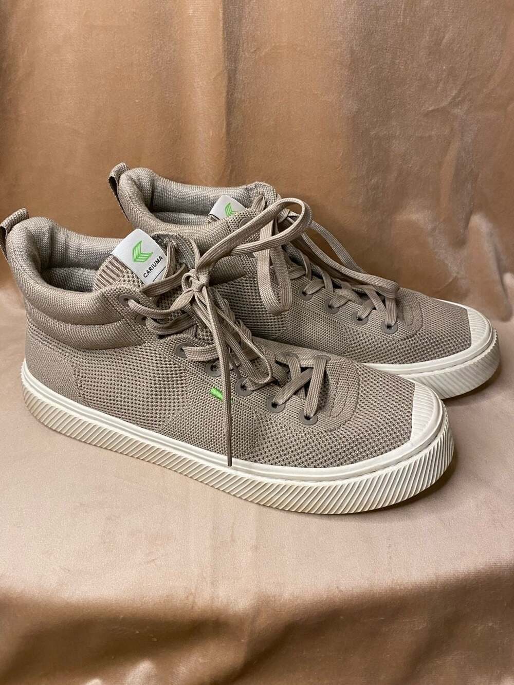 Cariuma IBI High Top Sand Knit Bamboo Sneakers Size 8.5